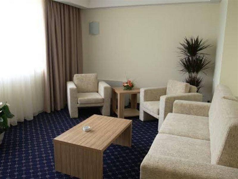 Marshal Hotel Bucarest Esterno foto
