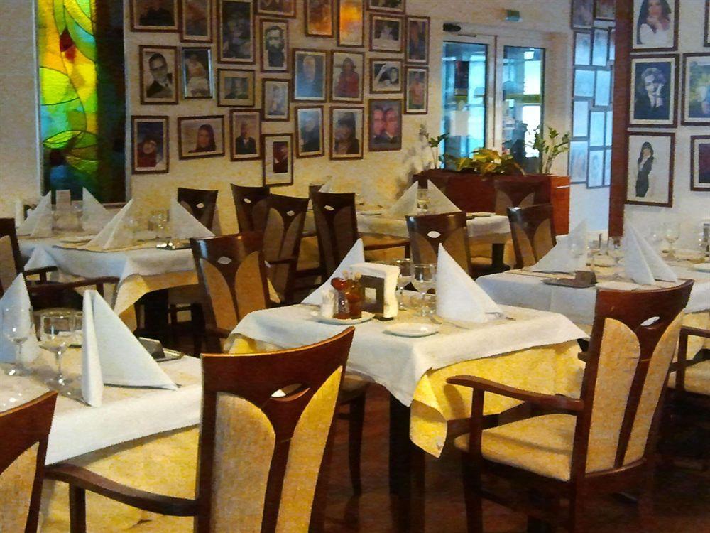 Marshal Hotel Bucarest Esterno foto