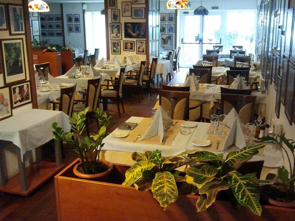 Marshal Hotel Bucarest Esterno foto