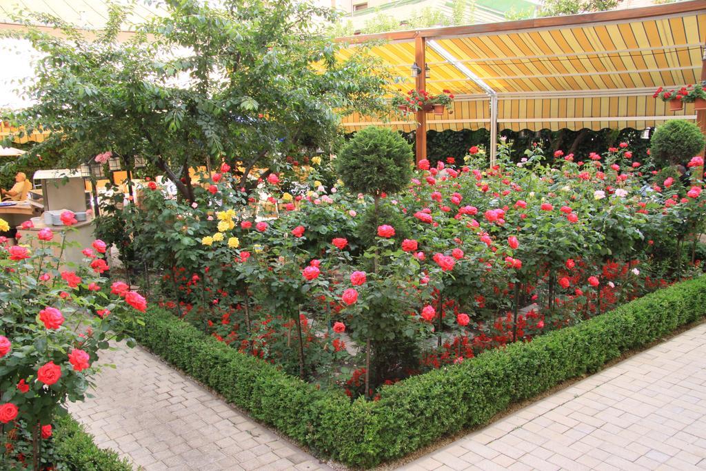 Marshal Hotel Bucarest Esterno foto